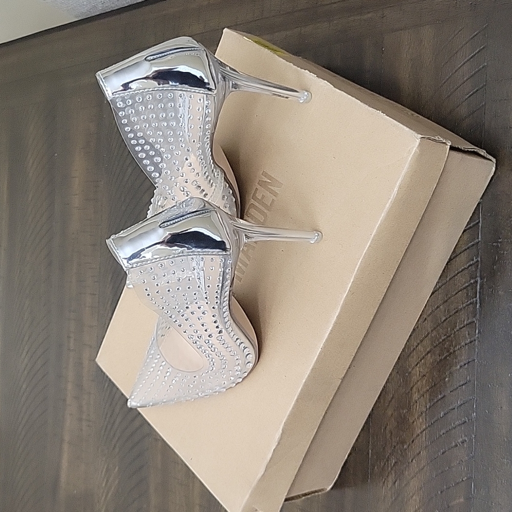 Steve Madden heels, size 8, silver, worn once